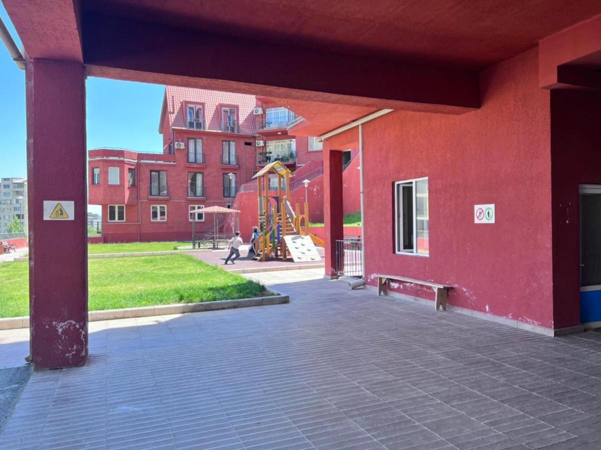 Cozy Apartment In Vake ティビリシ エクステリア 写真